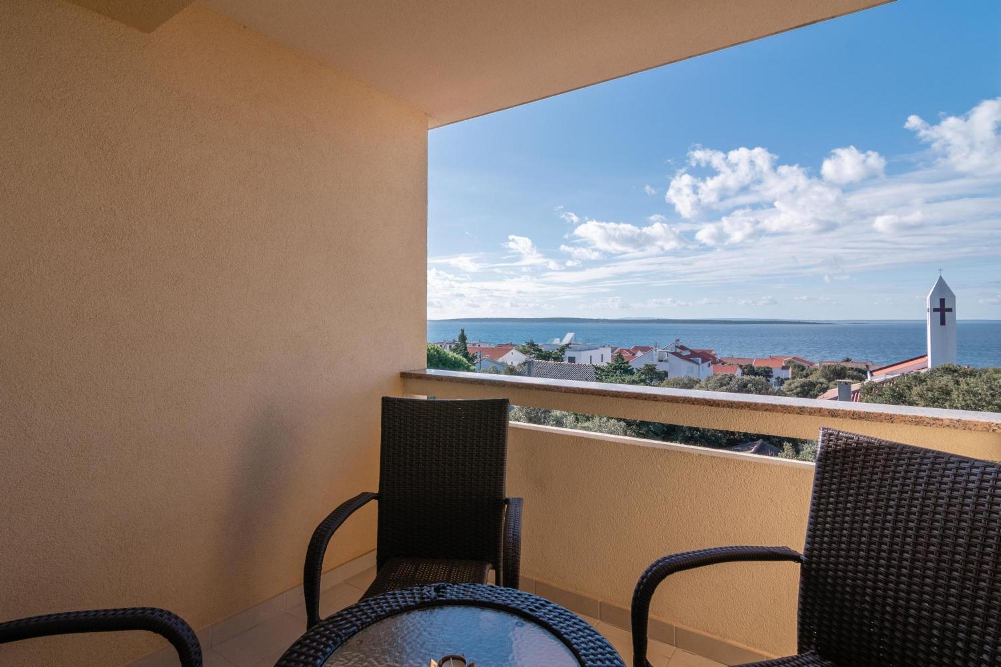 Apartments With A Parking Space Mandre, Pag - 18748 Kolan Exteriör bild