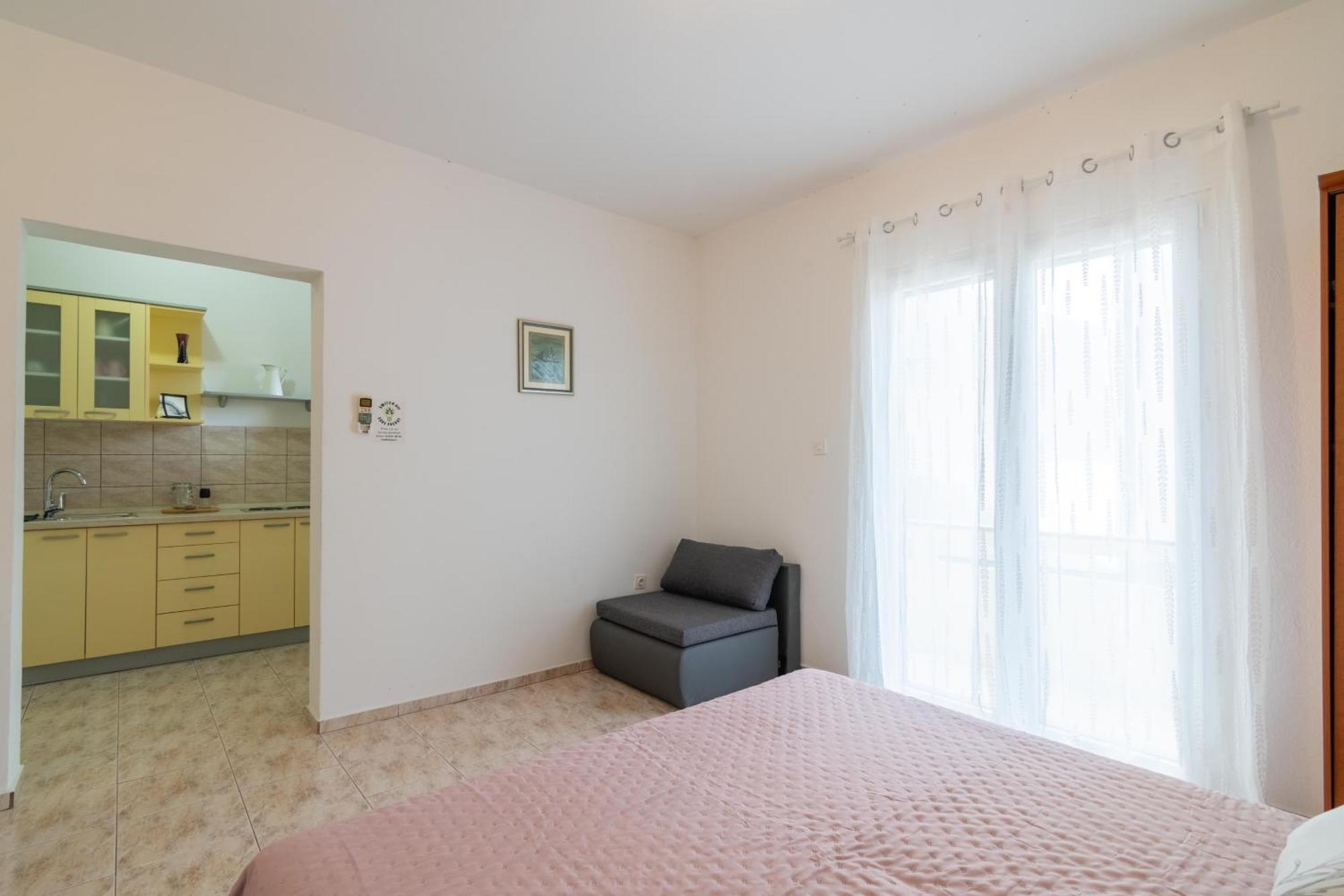 Apartments With A Parking Space Mandre, Pag - 18748 Kolan Rum bild